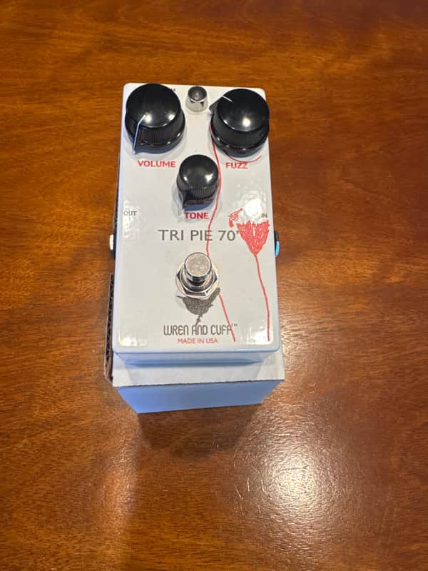 Wren and Cuff Tri-Pie '70