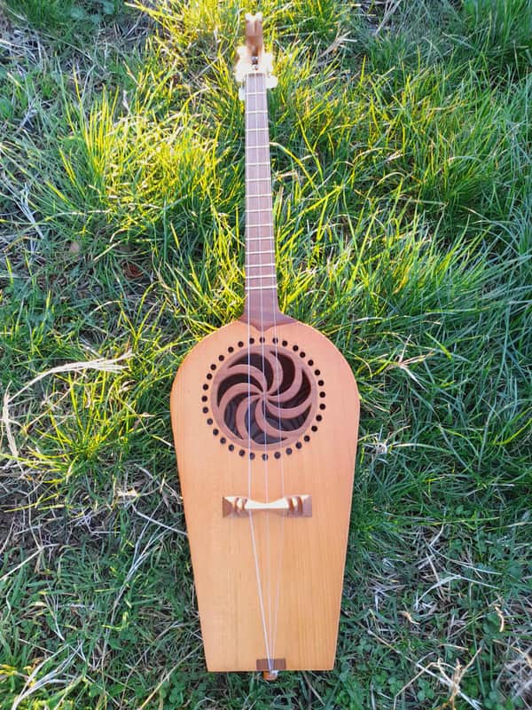 Georgian folk music instrument Panduri | String instrument Panduri | ფანდური | Fanduri image 1