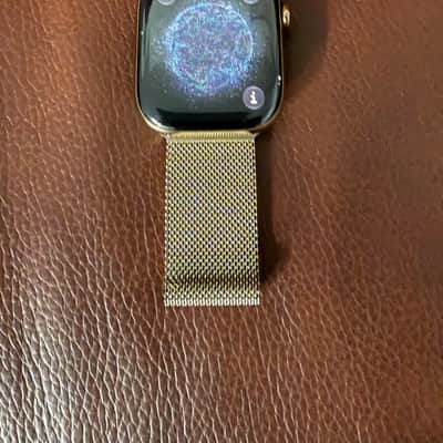 Apple Watch Series 10 – 46mm GPS + Cellular 2024 - Gold Titanium image 1