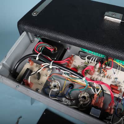 2005 Fender Custom Vibrolux Reverb 2x10 Professional Tube Amplifier image 19