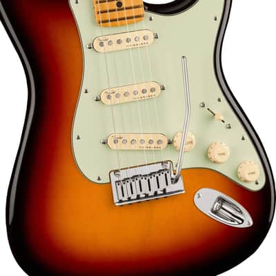 Fender American Ultra Stratocaster with Maple Fretboard 2019 - Present - Ultraburst image 4