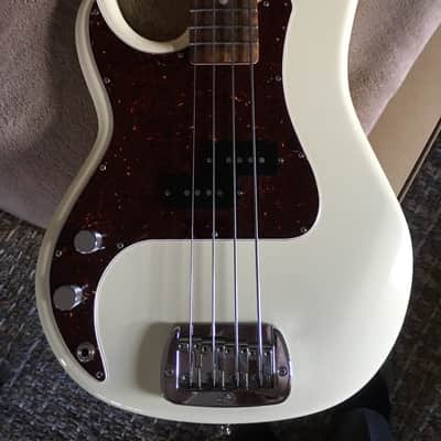G&L USA LB-100 lefty Vintage White image 10