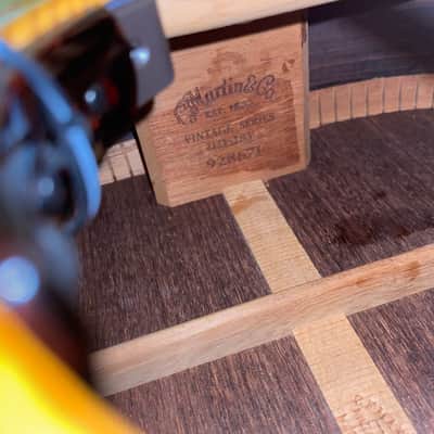 Martin HD-28V  2003 - Natural image 9