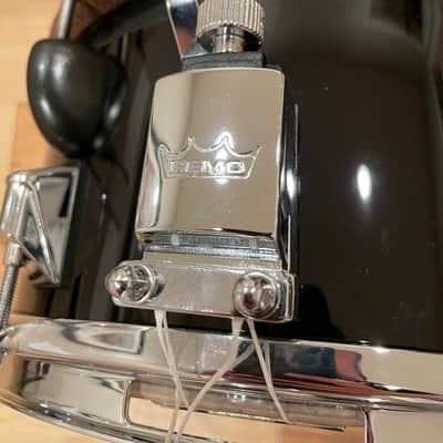 Remo 7.5x12" Mondo Djembe Snare Drum in Piano Black w/ Video Link image 4