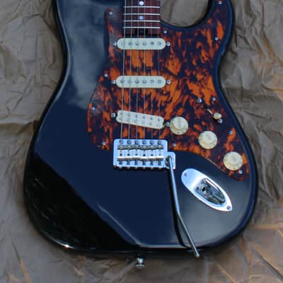 Rizzuto Guitars VRS Custom with 5A Flame Maple Neck image 4