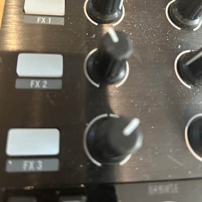 Native Instruments Traktor Kontrol X1 2010s - Black image 12