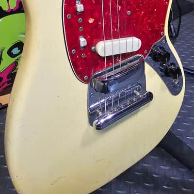 Fender Mustang Guitar with Rosewood Fretboard 1964 - 1969 - Olympic White image 2