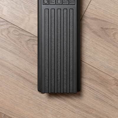 Boss FV-200 - MINT - Keyboard Stereo Volume Pedal image 2