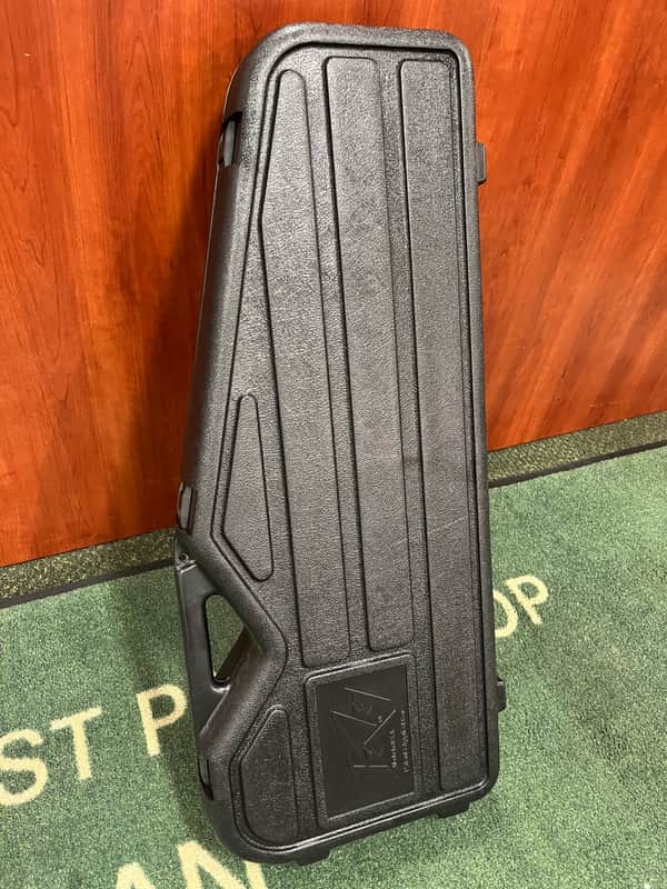 Peavey Vintage T-15 Guitar / T-30 Bass Contour Molded Hard Case - Black image 1