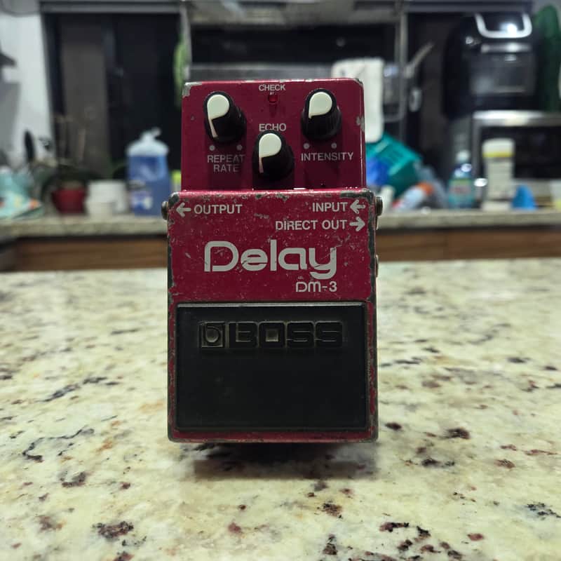 Boss DM-3 Delay (Black or Green Label) 1984 - 1986 - Red image 1