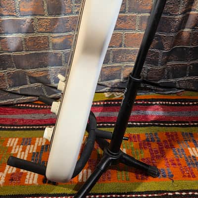 Fender 2019 Player Stratocaster Maple Fretboard Polar White image 10