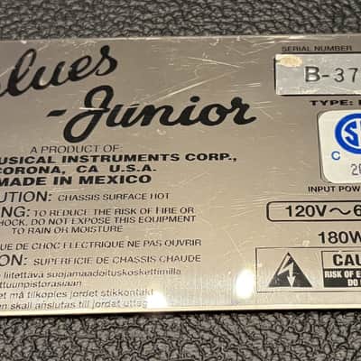 Fender Blues Junior 15-Watt 1x12" Guitar Combo - Black image 4