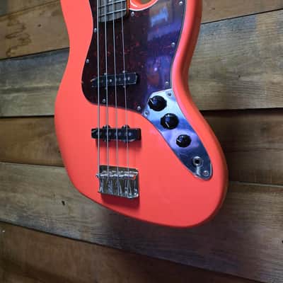 Squier Classic Vibe 60's Jazz Bass - Tahitian Coral image 3