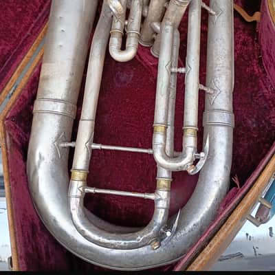 Holton 185 Bb Baritone with case image 3