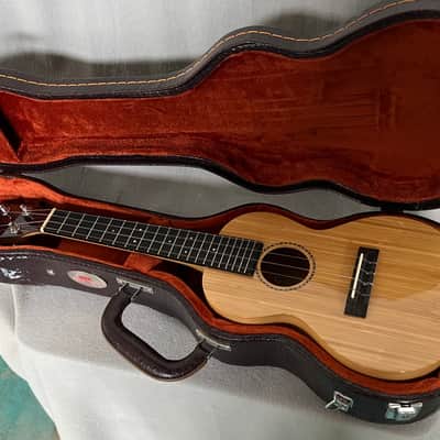 Pono ‘Ohe Concert Deluxe Ukulele 2011 - Gloss image 7