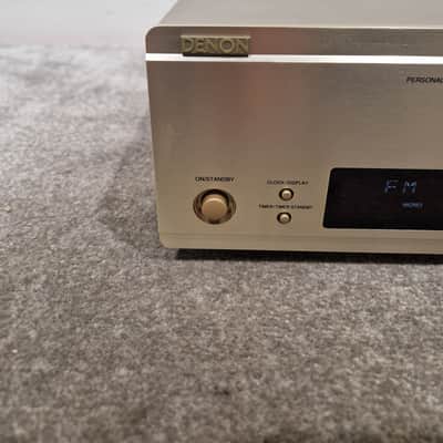 Denon UTU-F88 - AM/FM Tuner - Silver - Excellent image 4