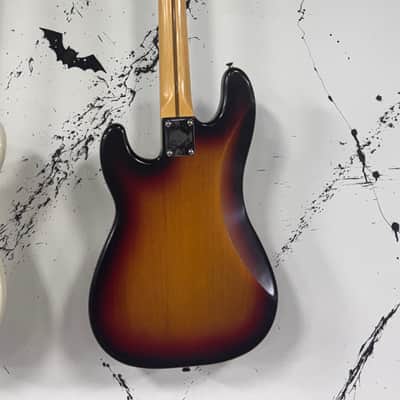 Fender Highway One Precision Bass with Rosewood Fretboard 2003 - 2005 3-Color Sunburst image 7