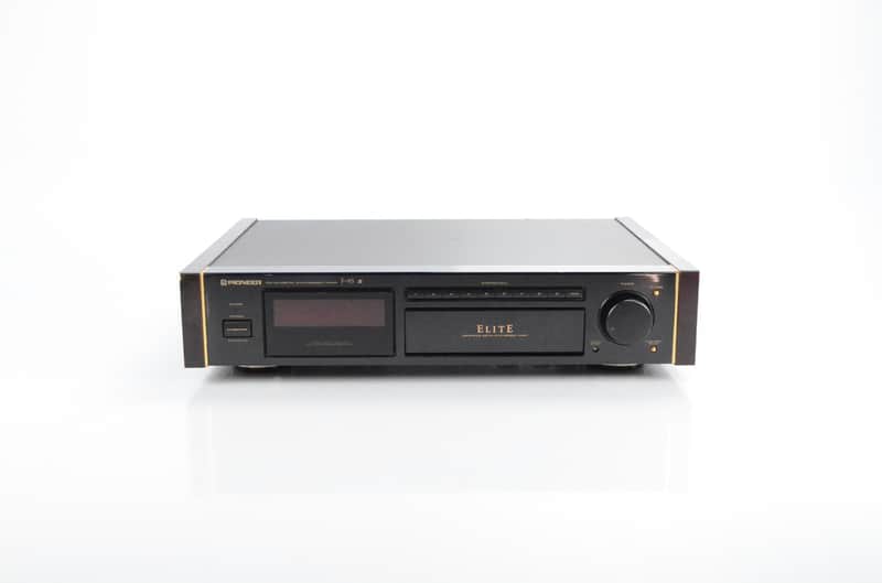Tuner pioneer f-5l vintage 1983 fonctionne très bien à Ancier | Clasf