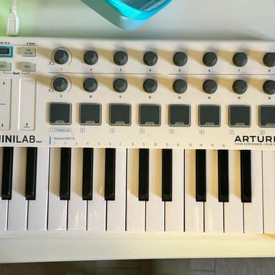 Arturia MiniLab MkII 25-Key MIDI Controller 2017 - Present - White