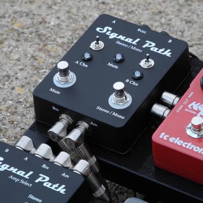 Stereo/Mono Output Configuration Pedal w/ Master Kill (Mute) switch for use with A/B Amp Switcher image 1