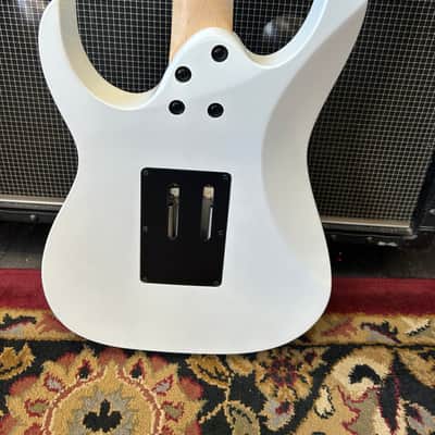 Ibanez RG450DXB-WH Standard with Jatoba Fretboard 2018 - Present - White image 5