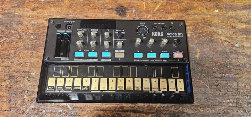 Korg Volca FM Digital FM Synthesizer/Sequencer 2016 - 2022 - Black image 1