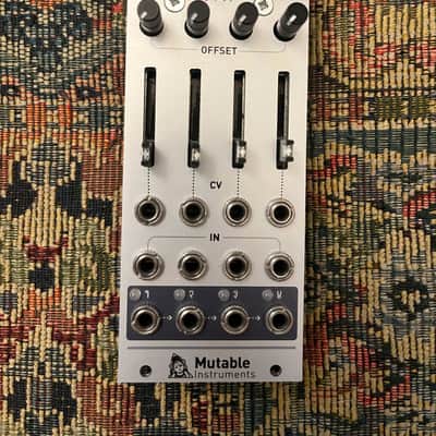 Mutable Instruments Veils v2 - 2020 - Four-Channel VCA and Mixer - original box + manual image 1