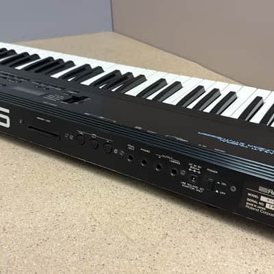 Roland D-5 61-Key Multi-Timbral Linear Synthesizer 1989 - 1992 - Black image 5