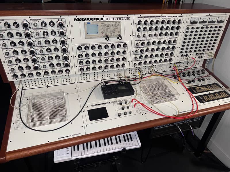 Analogue Solutions Colossus 2022 - White image 1