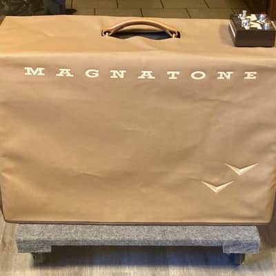 Magnatone Twilighter Stereo 22+22-Watt 2x12" Guitar Combo image 7