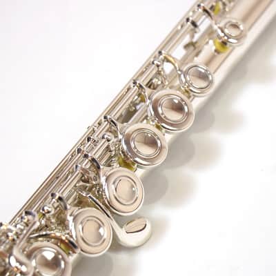 YAMAHA Yamaha YFL-411 Silver-Body Flute [012890] (06/15) image 5