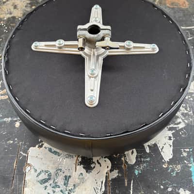 Pork Pie Gel Round Seat with mounting plate only - Black image 4