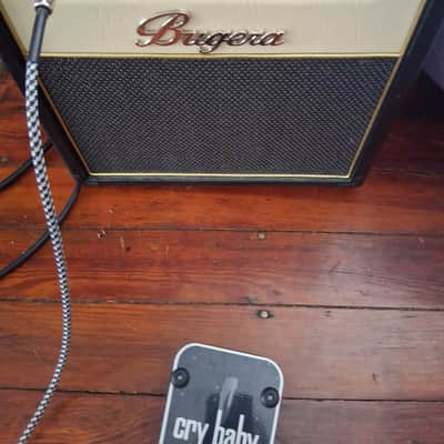Bugera V5-INFINIUM 5W 1x8 Guitar 5W Combo 2010s - Black/Cream image 5