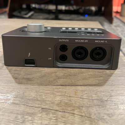 Universal Audio Arrow 2x4 Thunderbolt 3 Interface with Solo DSP Processor 2010s - Gray image 3