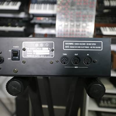 Roland MPU-101 MIDI-CV Interface with four channels + original manual image 2