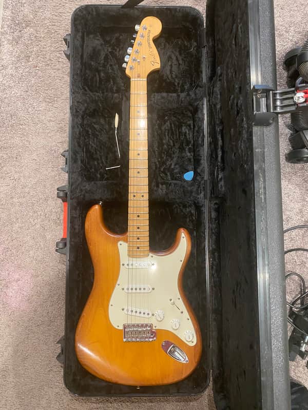 Fender FSR American Special Hand-Stained Stratocaster with Gator Hard Case