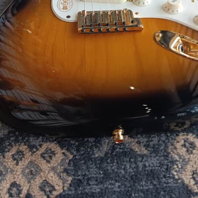 Fender 50th Anniversary American Deluxe Stratocaster 2004 - Sunburst image 10
