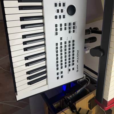 Yamaha Motif XF 6 Production Synthesizer White Used image 4