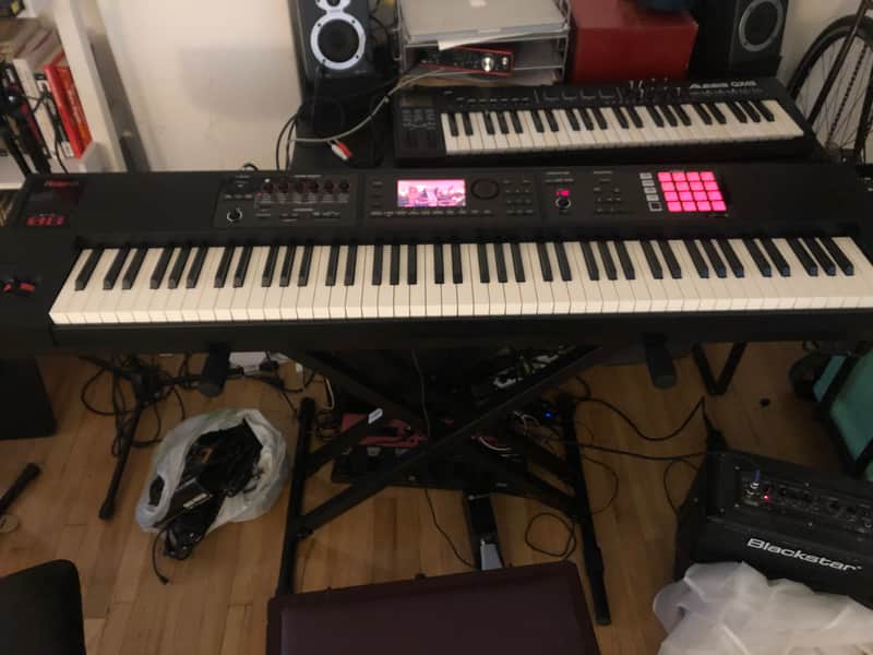 Roland FA-08 88-Key Music Workstation 2014 - Present Black image 1