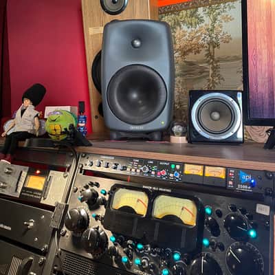 Genelec 8250A 8" Monitor (Pair) image 2