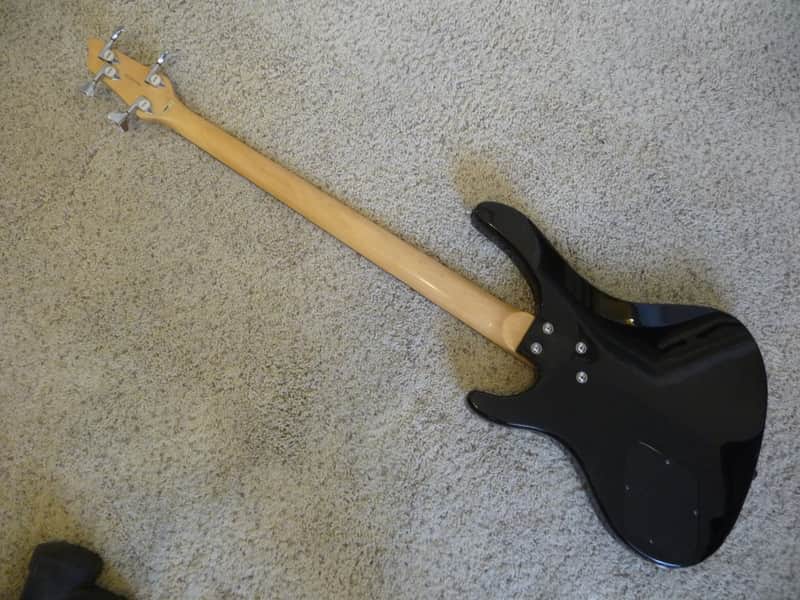 Washburn XB200 Black Bantam Bass | Reverb