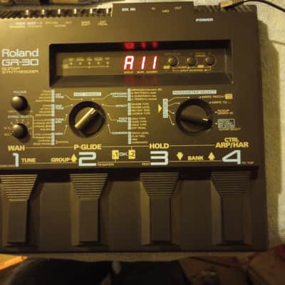 [EXC/LN] Roland GR-30 Guitar Synthesizer; Includes GK-2A Pickup, Power Supply, 13-pin Cable & Manuals