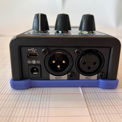 TC Helicon VoiceTone H1 Realistic Guitar Controlled Vocal Harmony  Pedal Excellent  Condition in Box with original Power Supply image 6