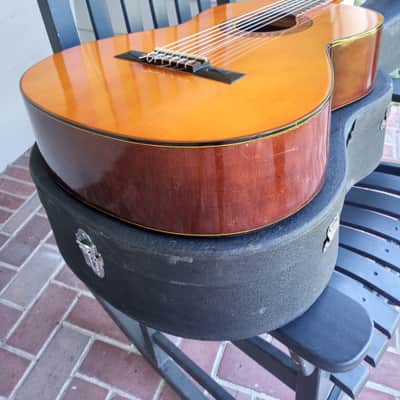 1971 Yamaha G60A, Nippon Gakki, Japan. Good Condition and Ready to Play image 7