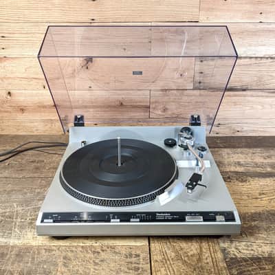 Technics SL 235 Changer / stacker Turntable For Local Pick Up in Milwaukee, WI image 2