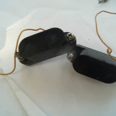 Mustang Bass Pickup - gray back image 1