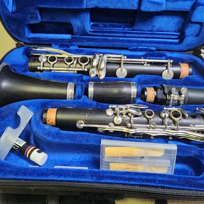Yamaha YCL-450N Intermediate Bb Clarinet with Nickel-Plated Keys 2010s - Black image 3
