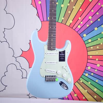 Fender Limited Edition Vintera® II Road Worn® '60s Stratocaster®, Rosewood Fingerboard, Sonic Blue image 2