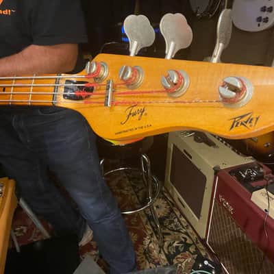 Peavey Fury 1980’s White image 3