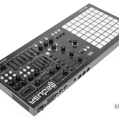 Polyend / Dreadbox Medusa synthesizer image 4